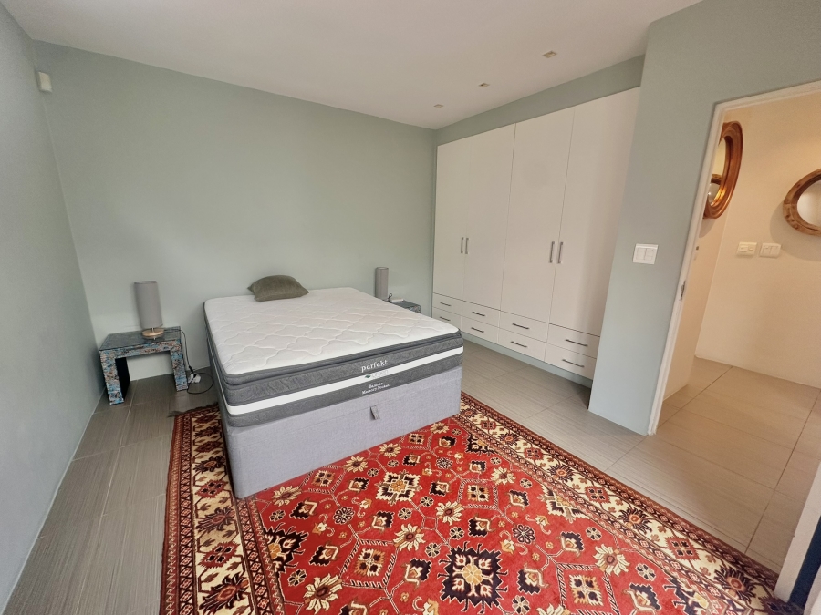 To Let 2 Bedroom Property for Rent in Green Point Western Cape